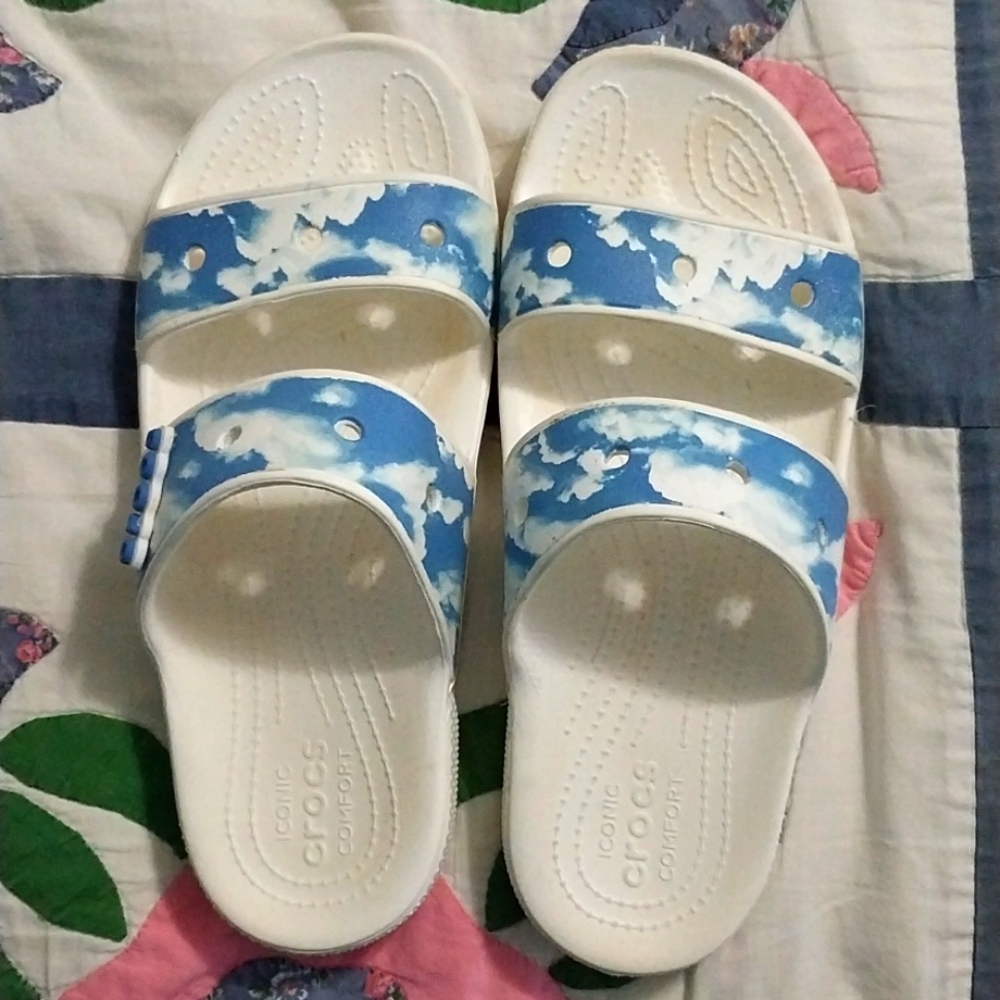 Crocs cloud blue classic sandles size 10